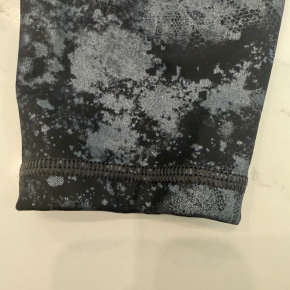 Athleta Elation Cropped Black Misty Lace Tight Leggings - Picture 4 of 6